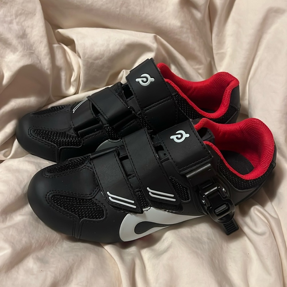 Woman’s Peloton Cycling Shoes Size 38 / US Size 7